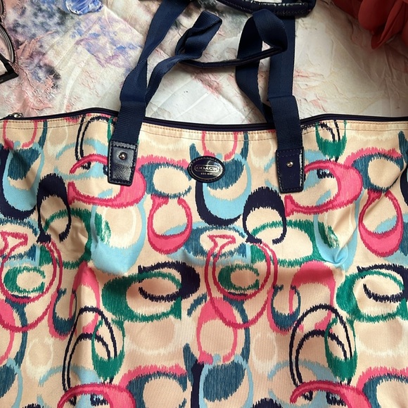 Medium size overnight bag - Picture 4 of 7